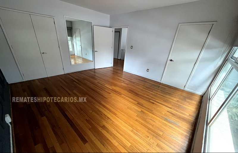 Rousseau 74 Anzures - 