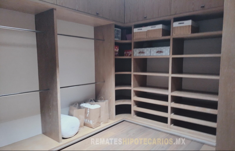 Casa en Bosques de las Lomas - 