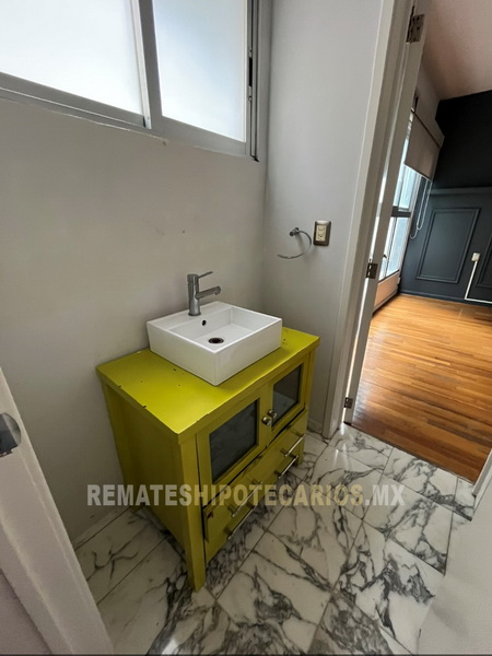 Rousseau 74 Anzures - 