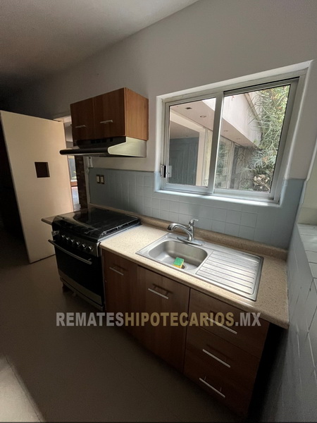 Rousseau 74 Anzures - 